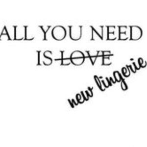 FREE GIFT WITH EVERY PURCHASE!! ❤️